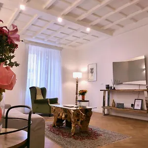 helmirage-trevi-suite.it-romehotels.com/